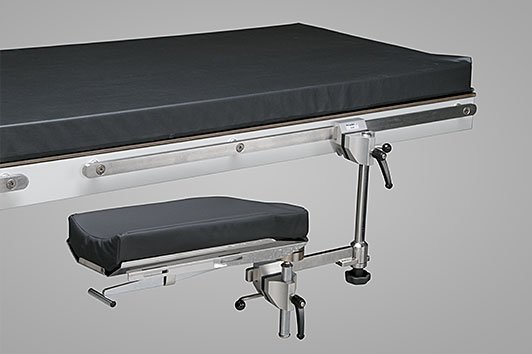 Lisäkisko pystyvarrella, käytetään esim käsituen kanssa